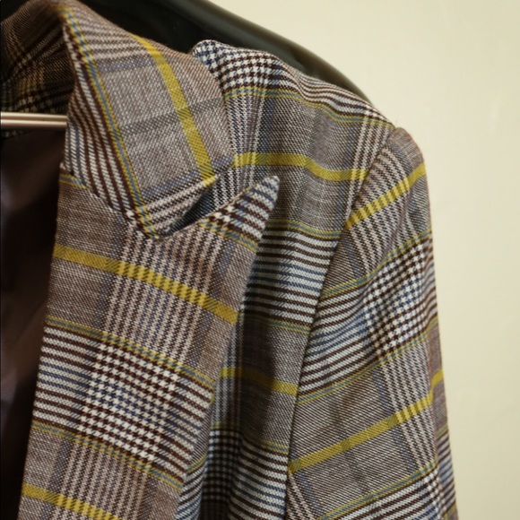 Blazer - Picture 3 of 4